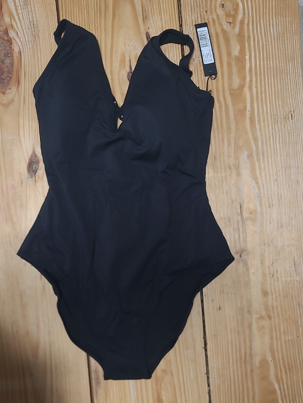 16. NWT  $175 STYLE PLUNGEY XL SHORT